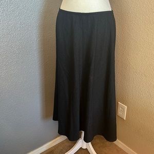 Size 8 - White House Black Market - shin-length black/do grey swing skirt